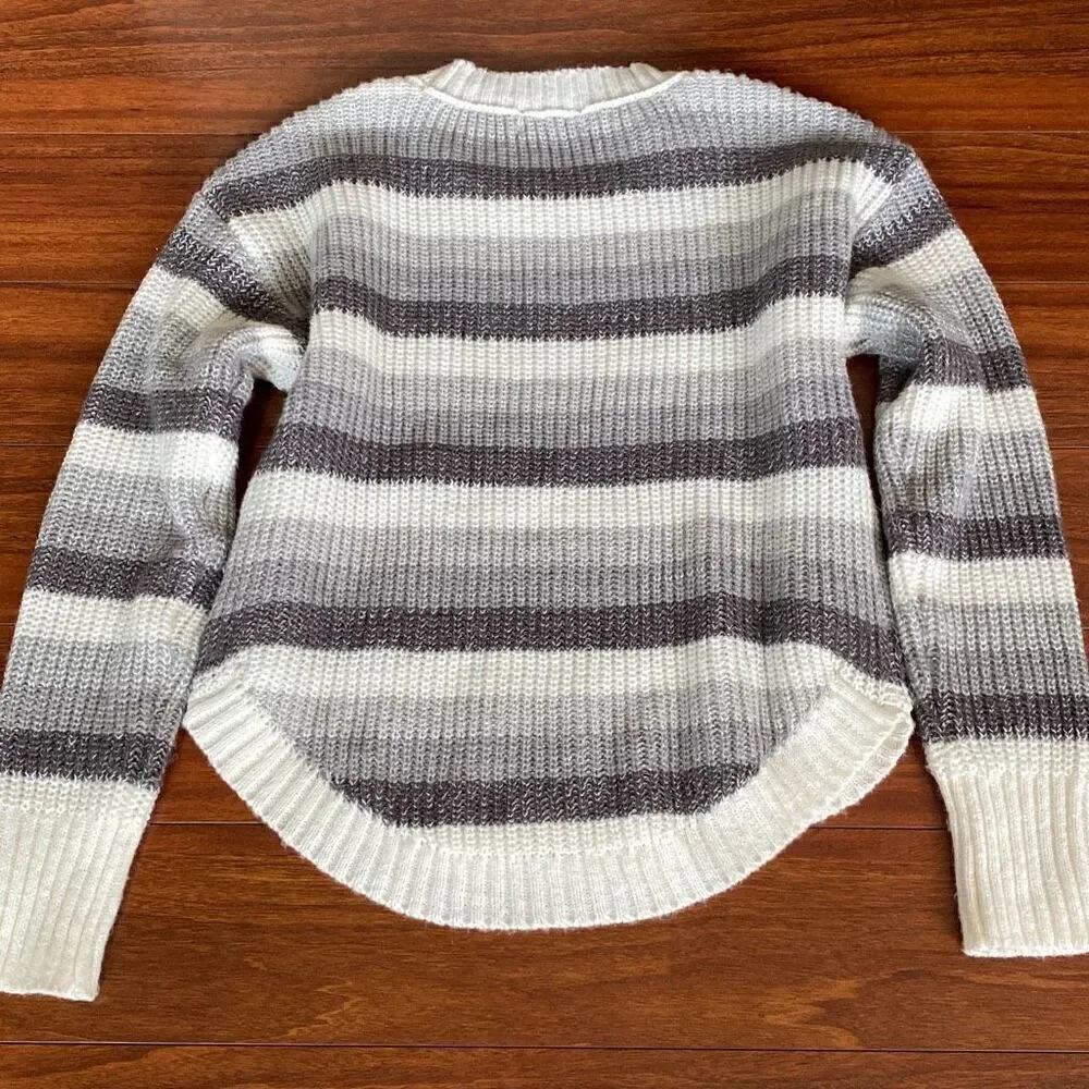 🔥3/$20🔥 SO striped knit pullover sweater size S